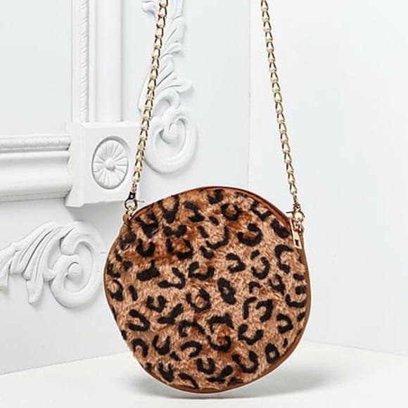 Love Culture Handbags - Leopard Faux Fur Crossbody Bag